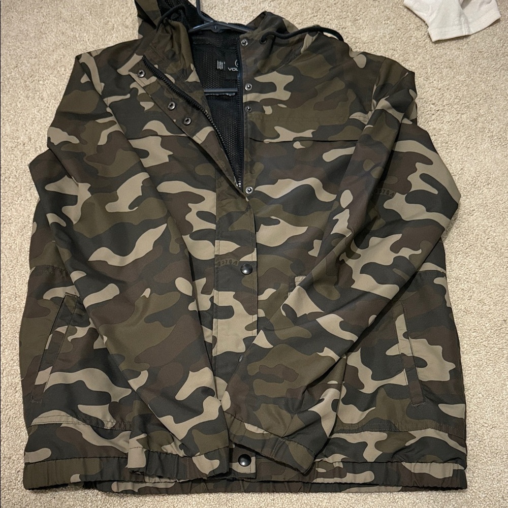 Women’s Camouflage Hooded Jacket
